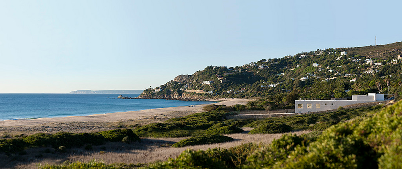 Illustration for article titled The perfect summer house is in a perfect beach in Cádiz, Spain